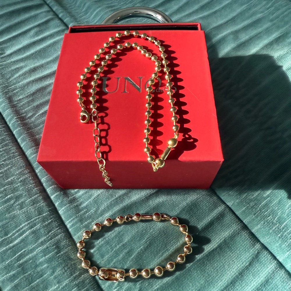 Classic Uno de 50 emotions necklace and bracelet. Gently used, bought last fall.
